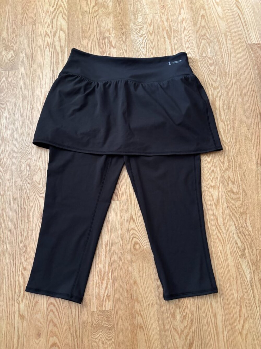 Zuda Black Skapri Skirted Capri Leggings with Pockets Petite Large Activewear
